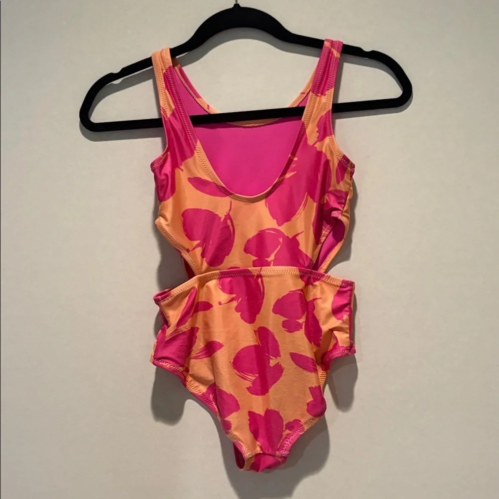 GAP Kids - Girls recycled cut out - one piece bathing suit. Size large.